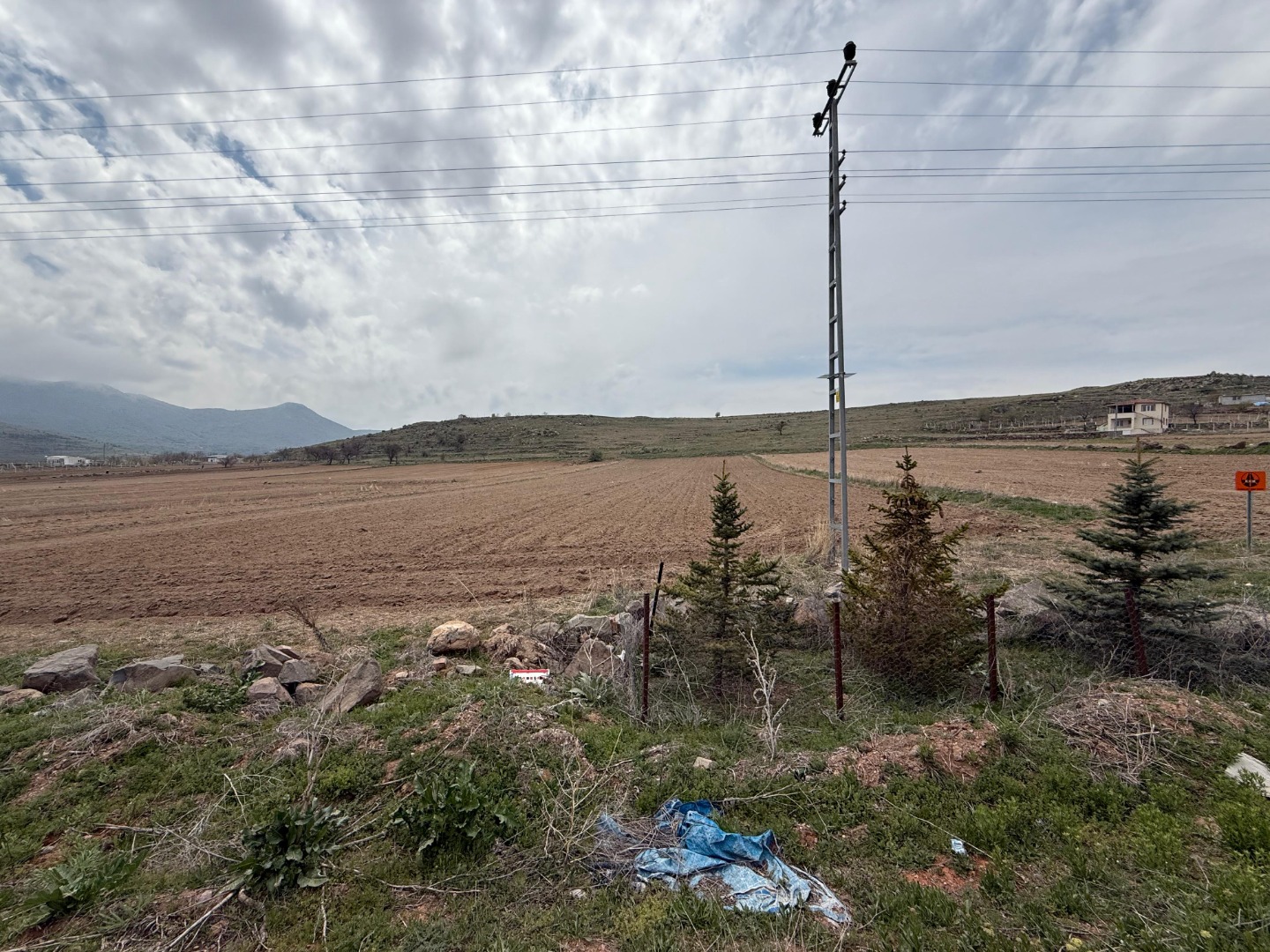 KAYSERİ DEVELİ AYVAZHACI MAHALLESİ KAYALIK MEVKİİNDE SATILIK TARLA